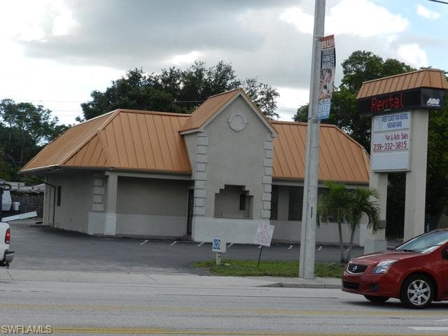 2952 CLEVELAND AVE FORT MYERS, FL 33901