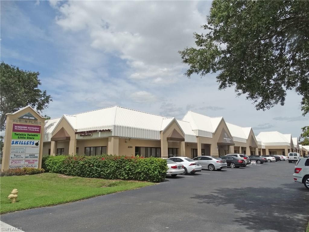 4186 Tamiami TRL N NAPLES, FL 34103