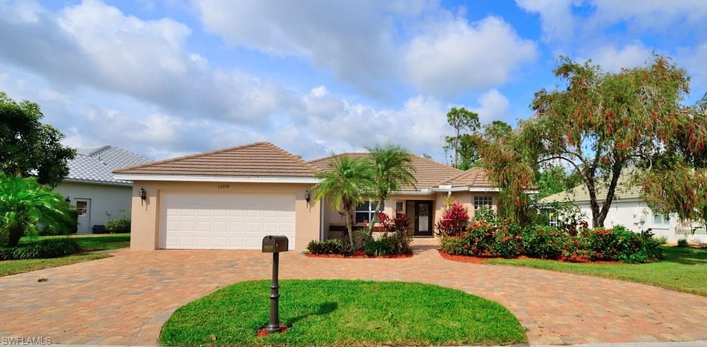 12737 Hunters Ridge DR BONITA SPRINGS, FL 34135