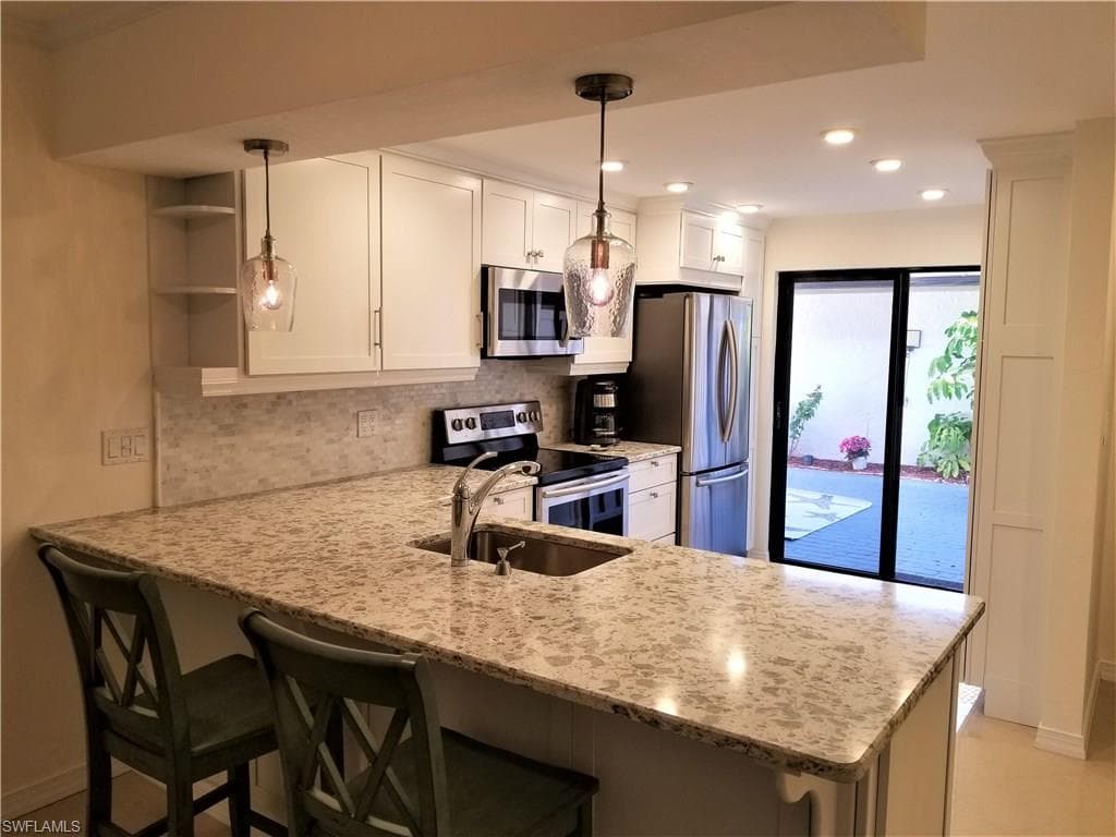 3370 10th ST N 1304 NAPLES, FL 34103