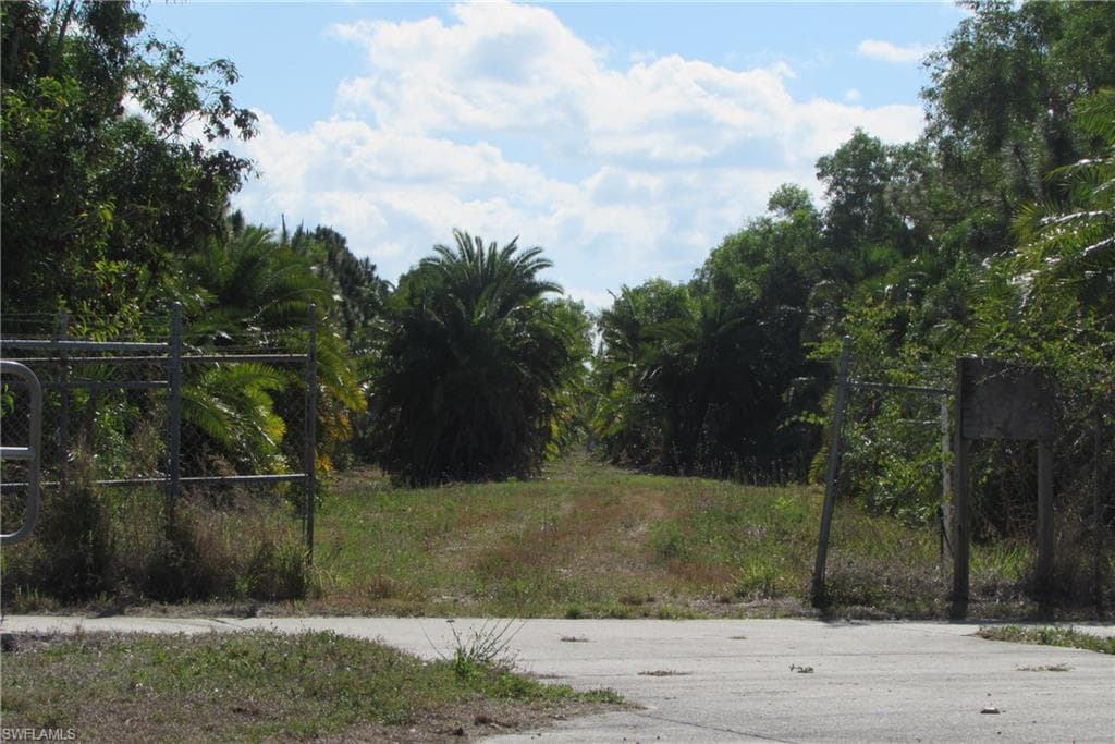 6700 Stringfellow RD ST. JAMES CITY, FL 33956
