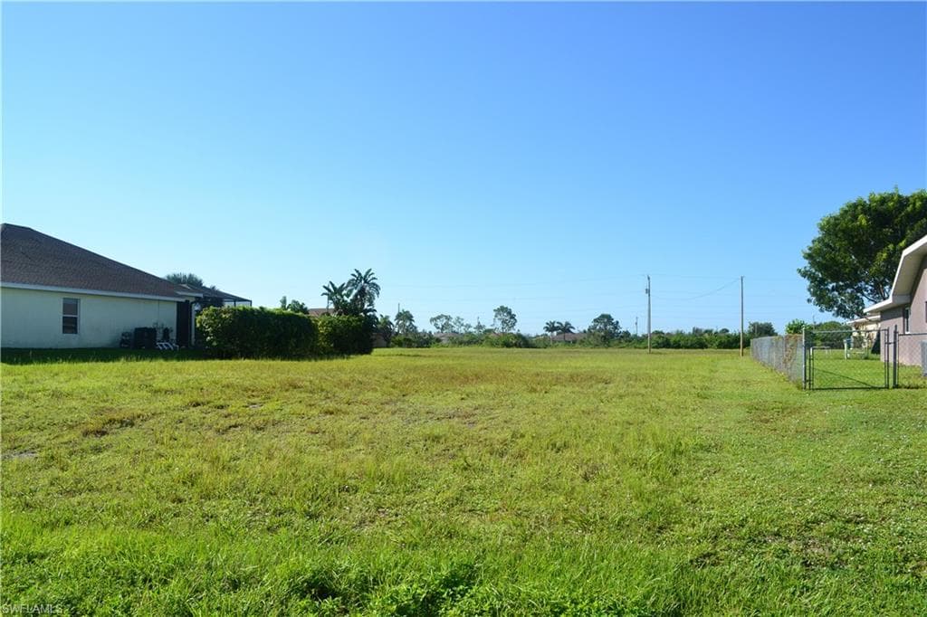 2306 NW 25th LN CAPE CORAL, FL 33993