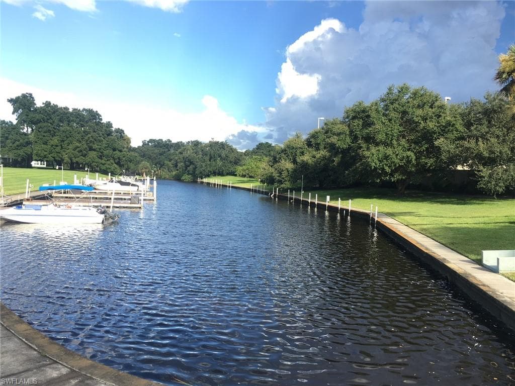 1214 Tropic TER NORTH FORT MYERS, FL 33903