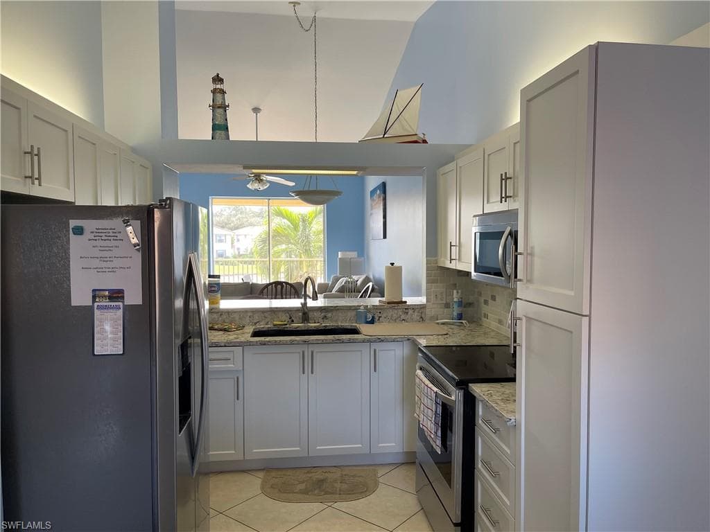 380 Robin Hood CIR 201 NAPLES, FL 34104