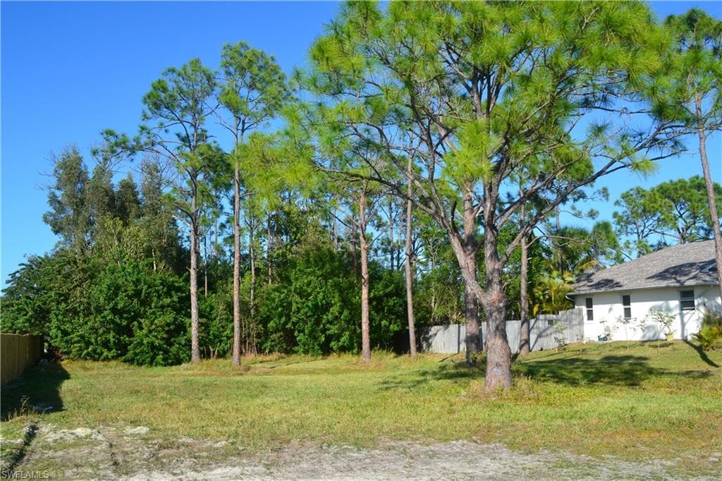 2833 NW 4th TER CAPE CORAL, FL 33993