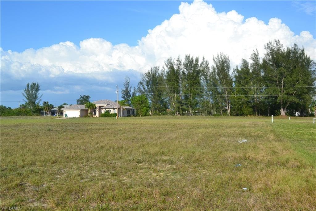 1121 NW 21st AVE CAPE CORAL, FL 33993