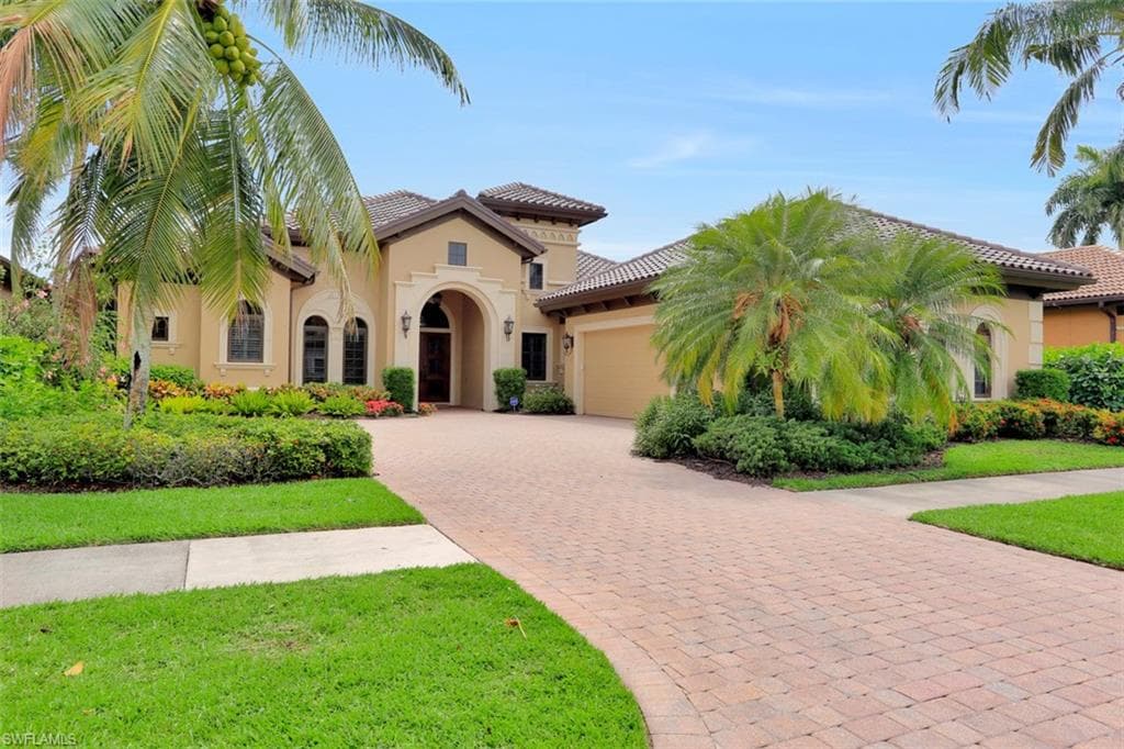 8926 Shenendoah CIR NAPLES, FL 34113