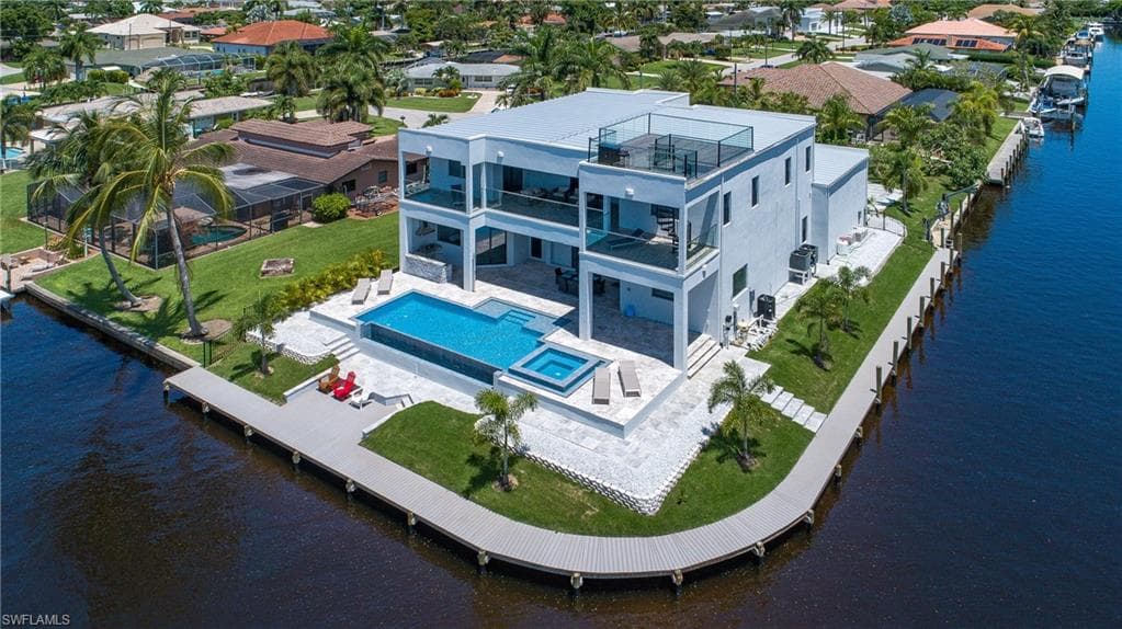 5362 Mayfair CT CAPE CORAL, FL 33904