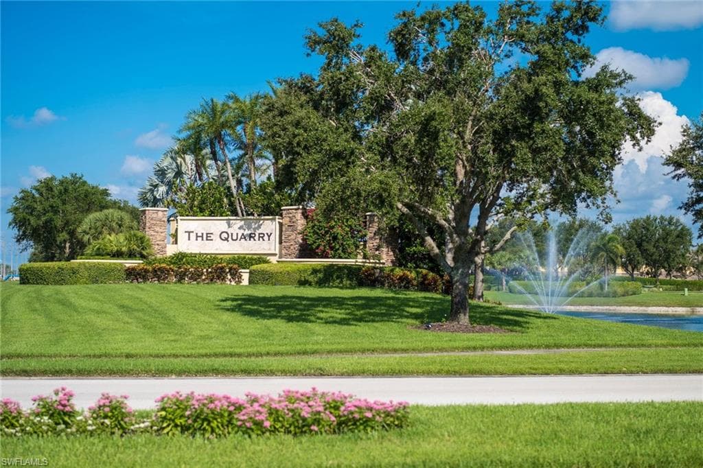9475 Quarry DR NAPLES, FL 34120