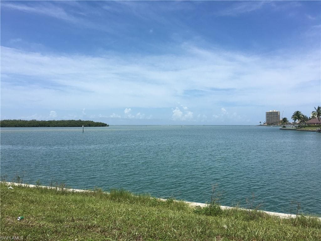1539 Heights CT MARCO ISLAND, FL 34145