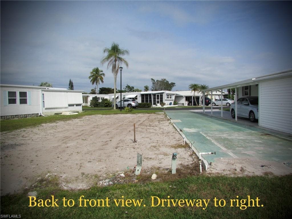 9 Topaz LN NAPLES, FL 34112