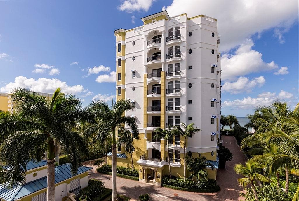 1801 Gulf Shore BLVD N 303 NAPLES, FL 34102