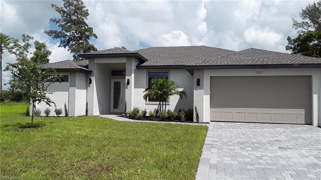 3904 21st ST W LEHIGH ACRES, FL 33971