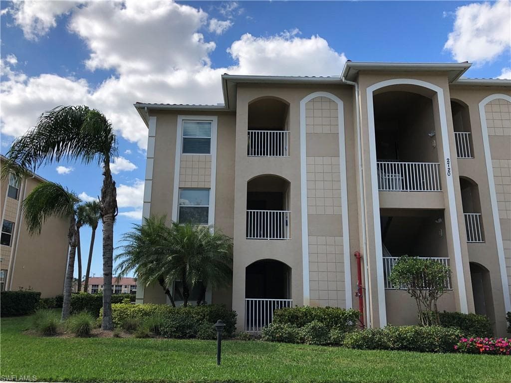 2720 Cypress Trace CIR 2920 NAPLES, FL 34119