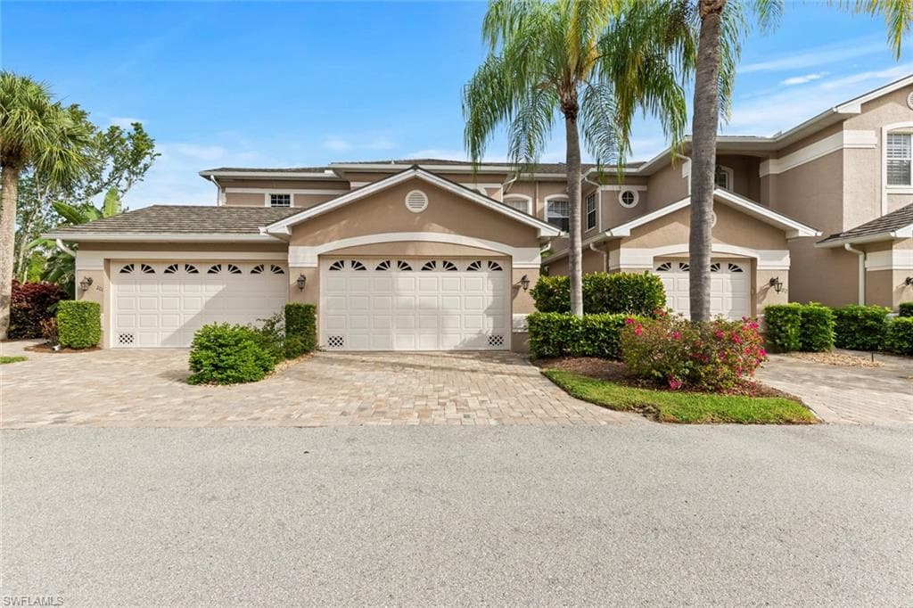 5025 MARINA COVE DR 101 NAPLES, FL 34112