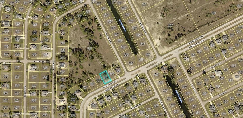 1037 N Gator CIR CAPE CORAL, FL 33909