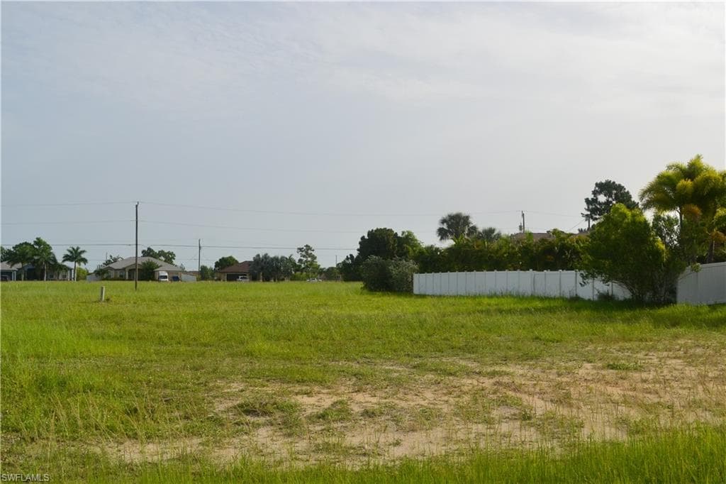 1817 NW 14th TER CAPE CORAL, FL 33993