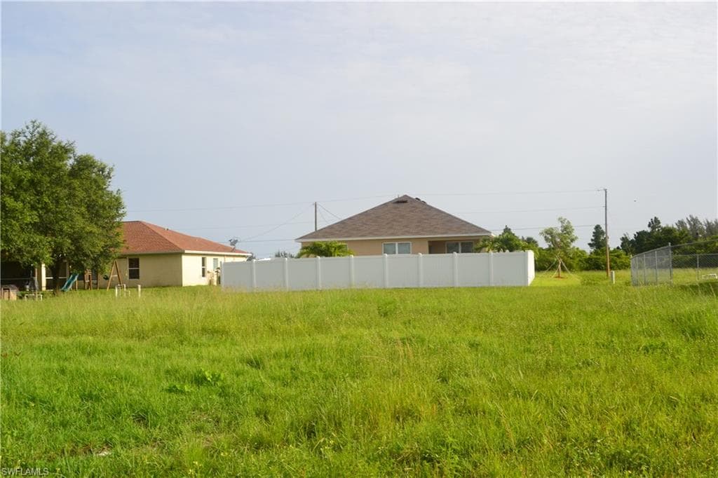 2421 NW 8th TER CAPE CORAL, FL 33993