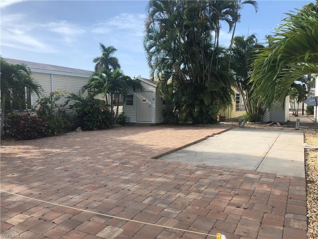 5628 Red Bird LN FORT MYERS, FL 33908