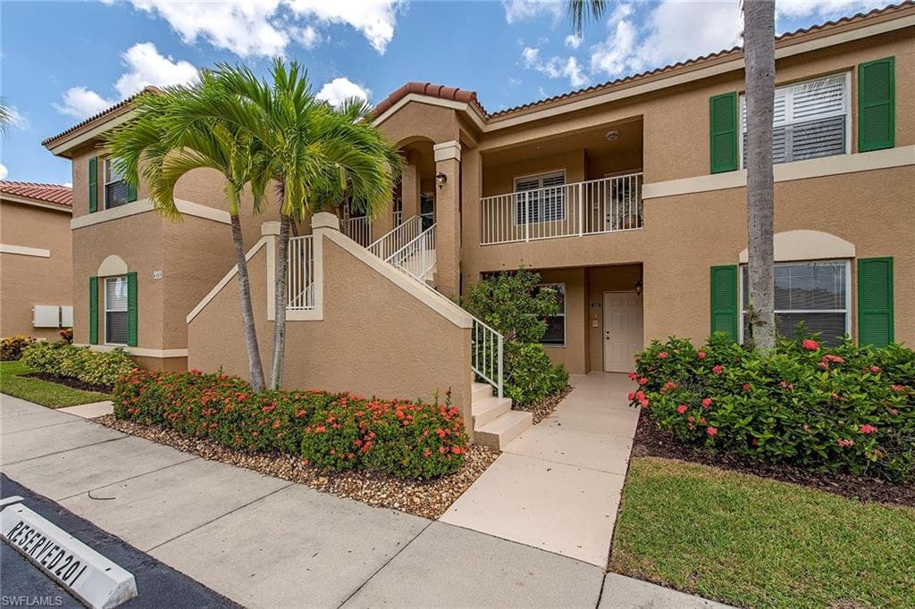 6550 Huntington Lakes CIR 102 NAPLES, FL 34119