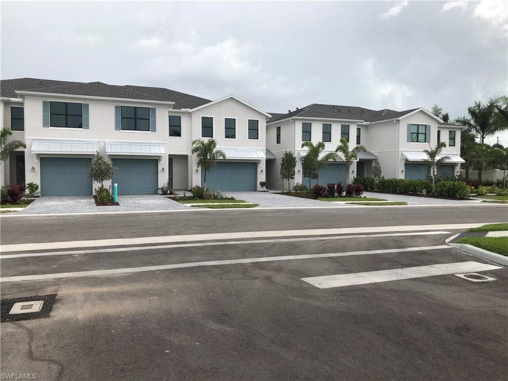 12972 Pembroke DR NAPLES, FL 34105