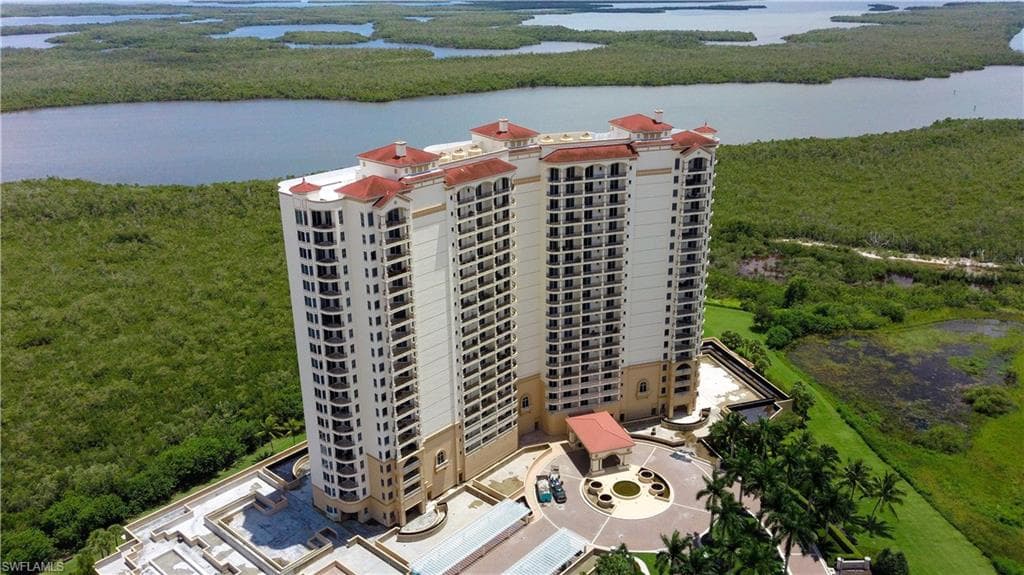 1050 Borghese LN 1403 NAPLES, FL 34114