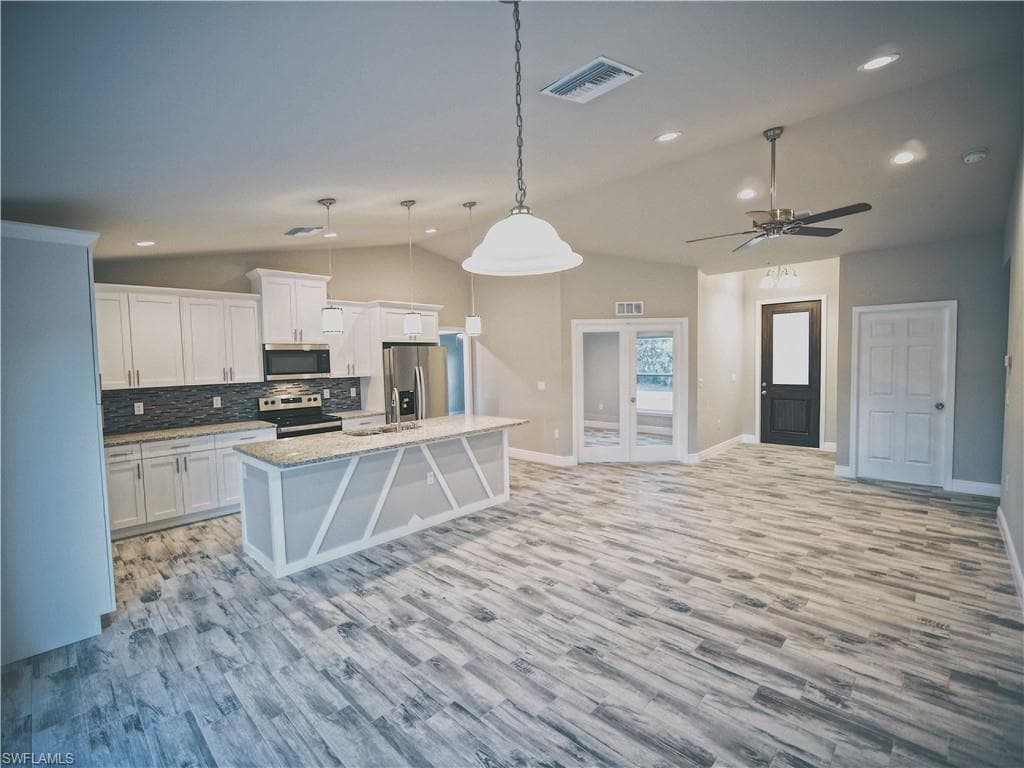 3105 37th ST W LEHIGH ACRES, FL 33971