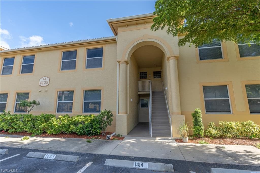 4128 Bellasol CIR 1423 FORT MYERS, FL 33916