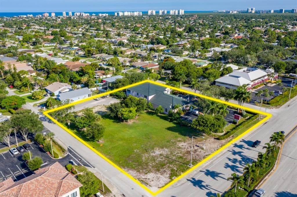 9765 Tamiami TRL N NAPLES, FL 34108