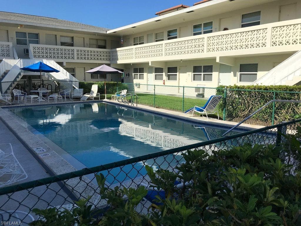 532 4th AVE S 2 NAPLES, FL 34102