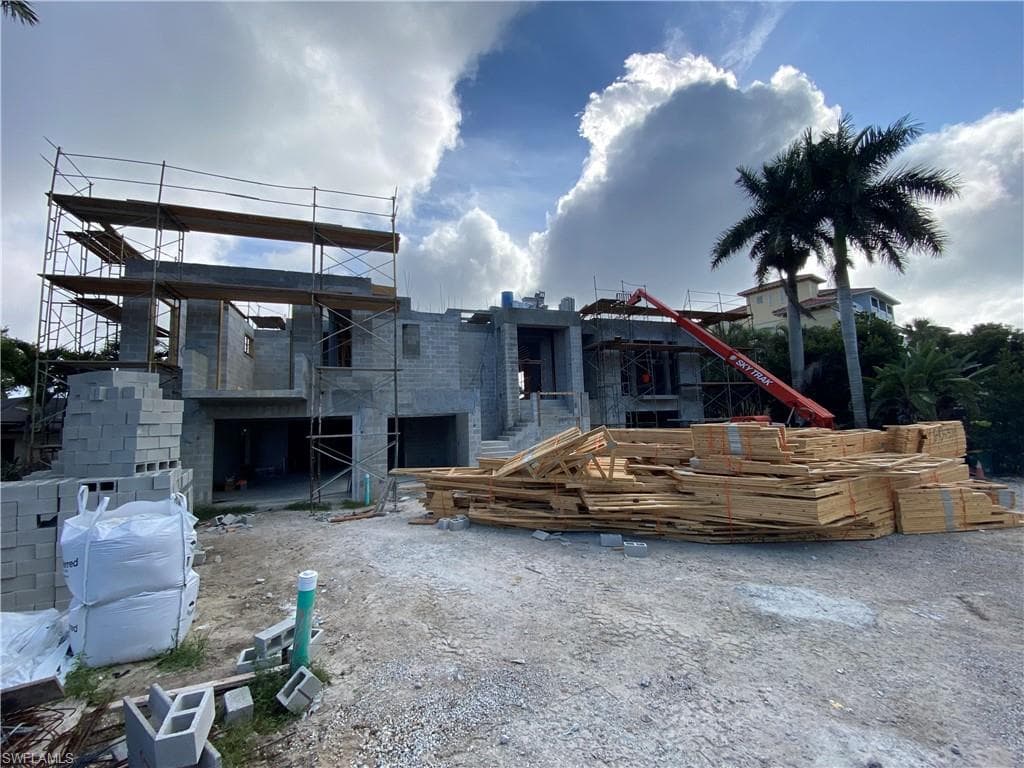 9990 Gulf Shore DR NAPLES, FL 34108