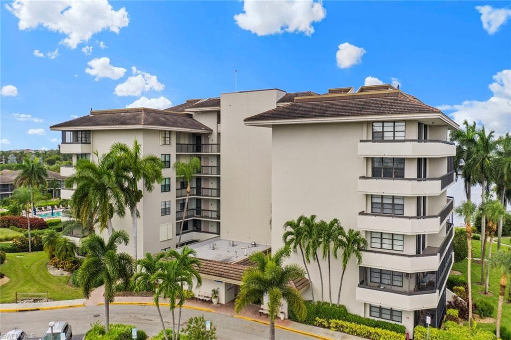 651 Seaview CT PH-4 710 MARCO ISLAND, FL 34145
