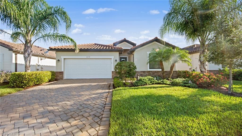 4279 Raffia Palm CIR NAPLES, FL 34119