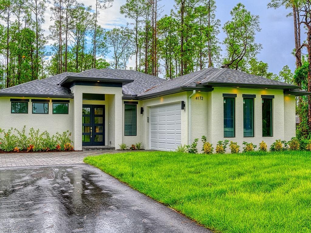 4863 42nd ST NE NAPLES, FL 34120
