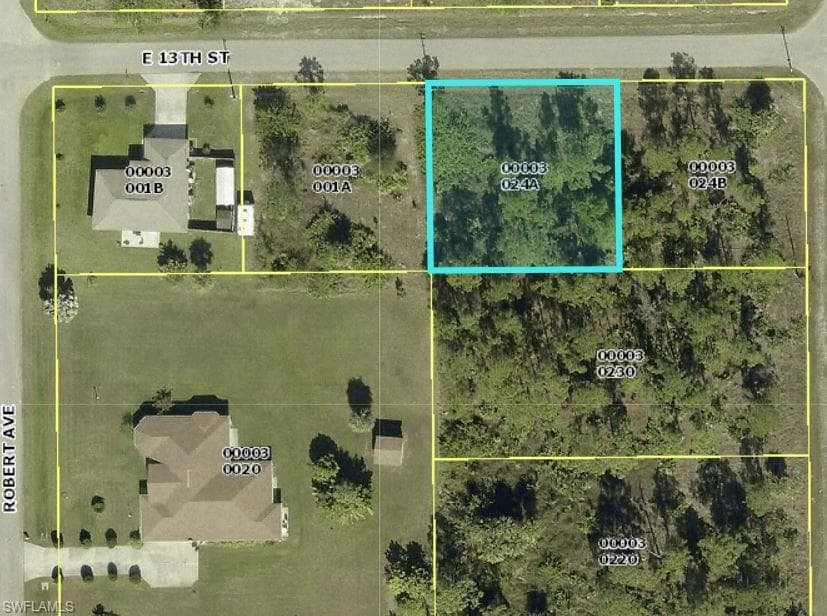 2504 E 13th ST LEHIGH ACRES, FL 33972