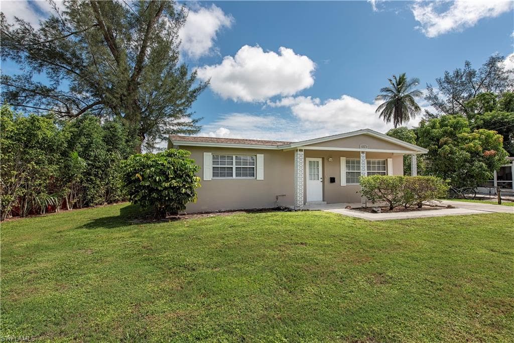 518 14th ST N NAPLES, FL 34102