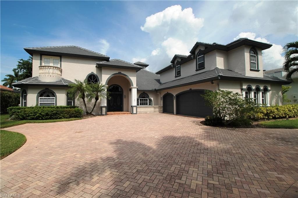 649 Bow Line DR NAPLES, FL 34103