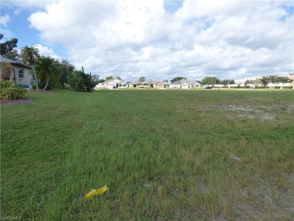 2616 SW 8th PL CAPE CORAL, FL 33914
