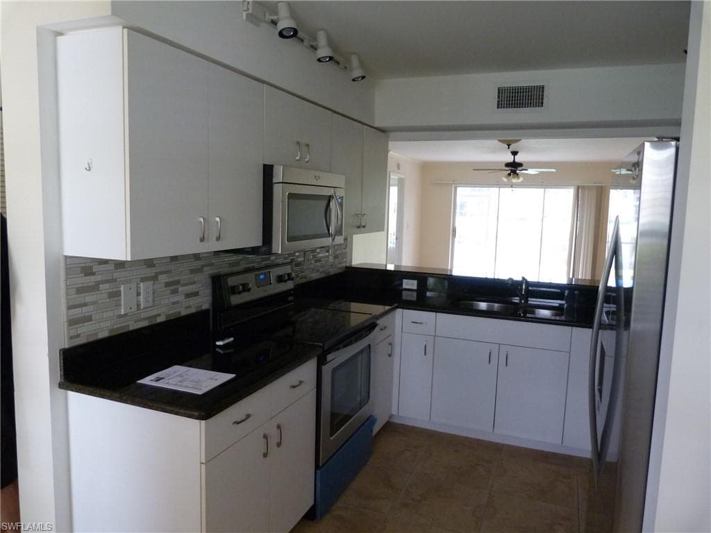 108 Pebble Shores DR 4-103 NAPLES, FL 34110