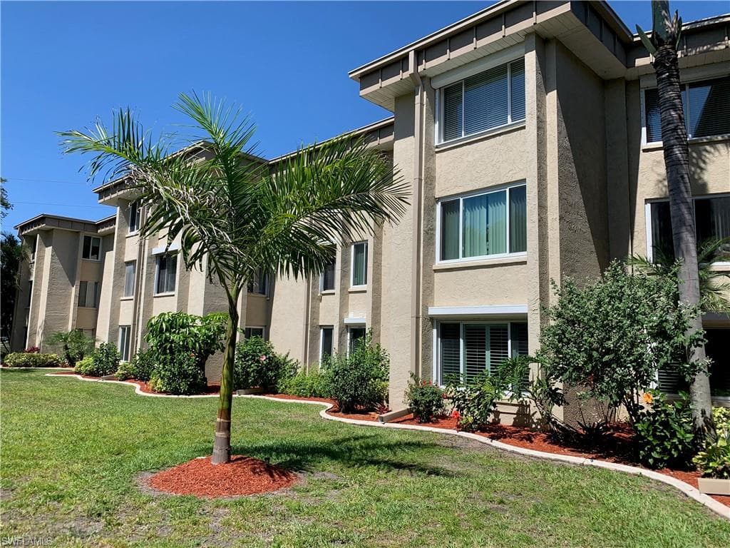 2264 Winkler AVE 112 FORT MYERS, FL 33901