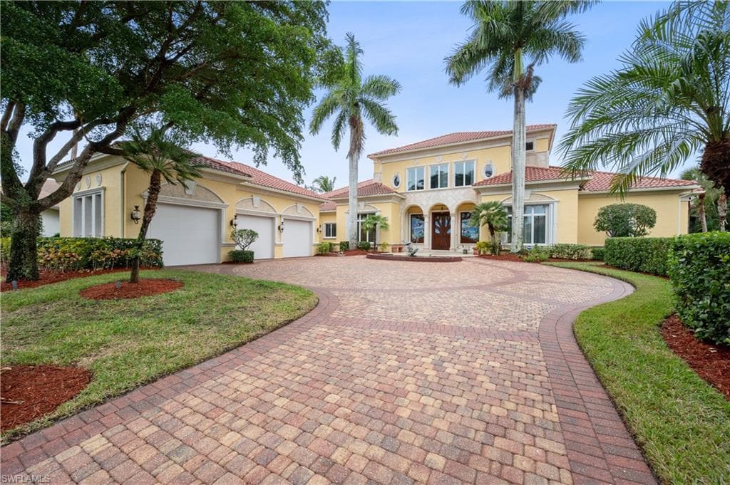 1703 Persimmon DR NAPLES, FL 34109
