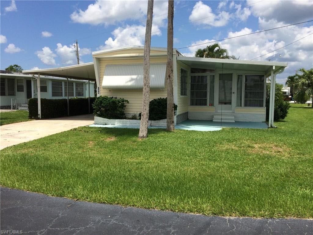 158 Sun CIR FORT MYERS, FL 33905