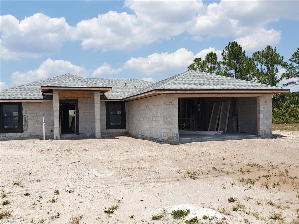 619 NW 8th TER CAPE CORAL, FL 33993