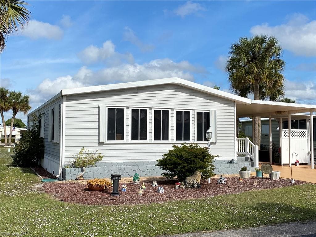 11911 Marathon DR BONITA SPRINGS, FL 34135