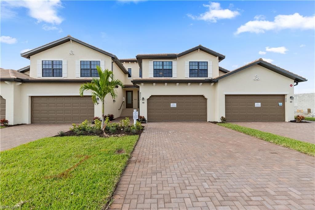 2373 Anguilla DR 102 NAPLES, FL 34120