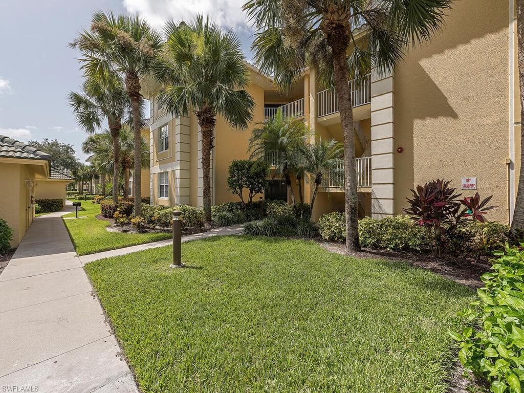 776 Eagle Creek DR 301 NAPLES, FL 34113