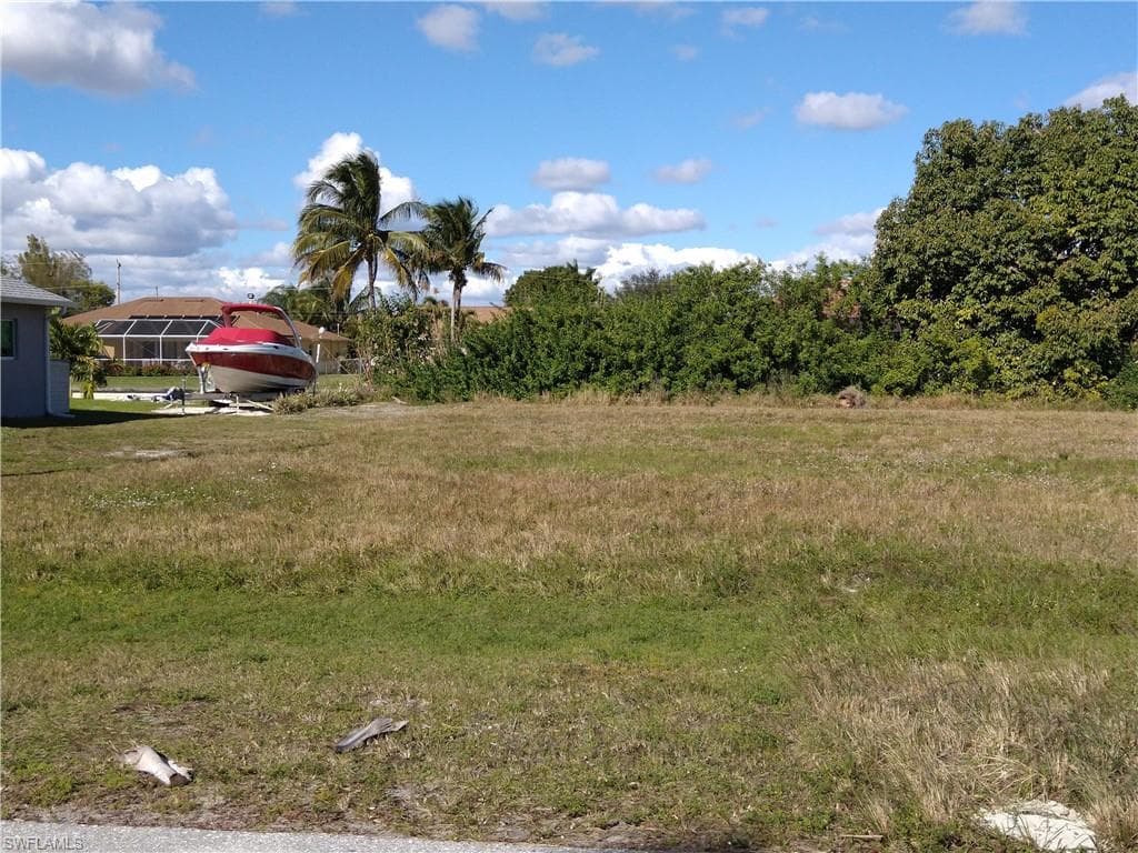 105 SW 15th TER CAPE CORAL, FL 33991