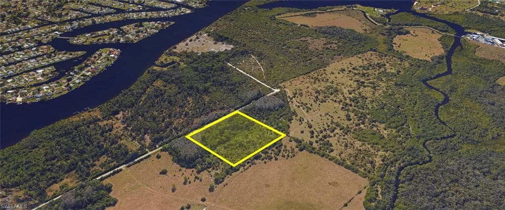13591 Duke HWY ALVA, FL 33920