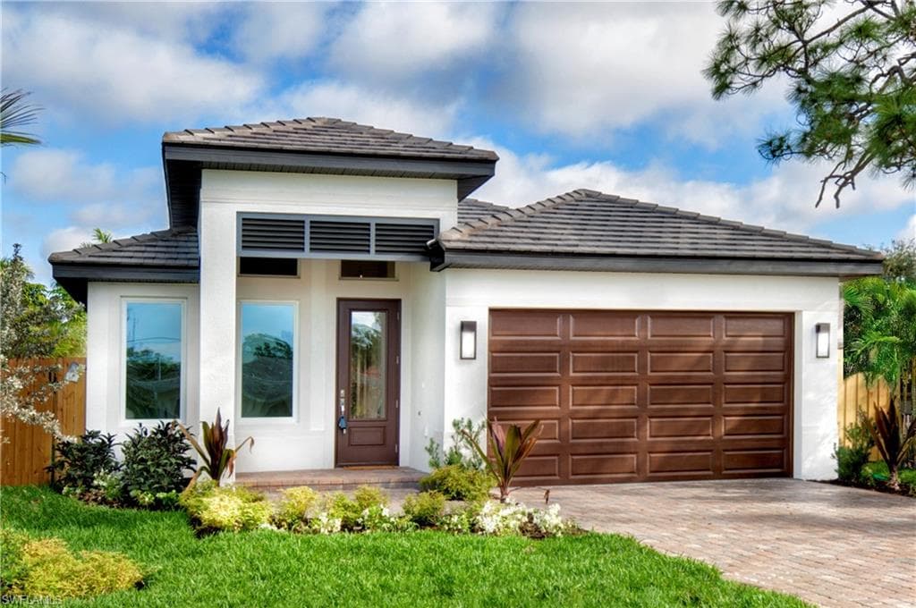 711 102nd AVE N NAPLES, FL 34108