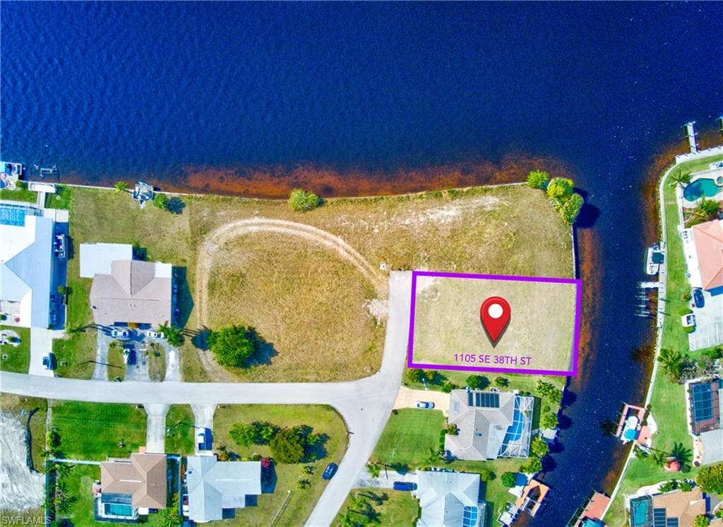 1105 SE 38th ST CAPE CORAL, FL 33904